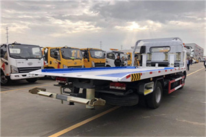 富拉尔基汽车救援补胎